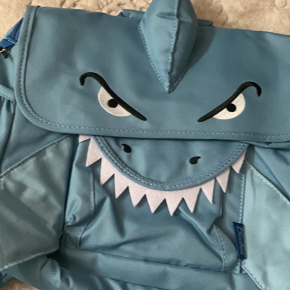 Shark backpack - Picture 2 of 4